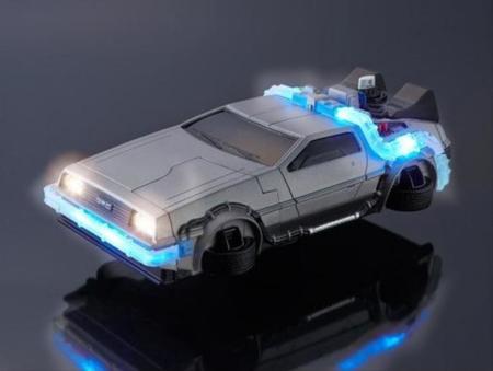 Esta funda regresa del futuro para que tu iPhone 6 luzca más increíble que nunca