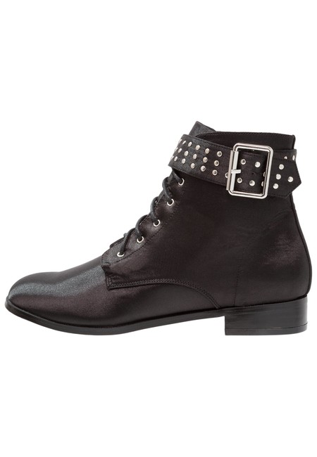 Por 25,95 euros tenemos estos botines Miss Selfridge Dawn en Zalando tas un 60% de descuento