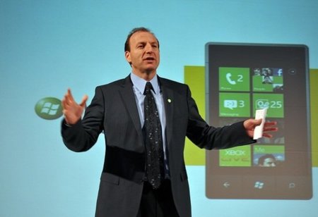Microsoft habla: "el iPhone 4S es una oportunidad perdida y Android se está haciendo caótico"