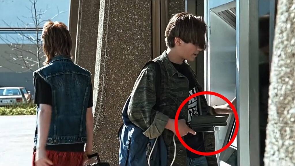 El trasto que utilizó John Connor de Terminator 2 para hackear el cajero existió y sus creadores seguro que te suenan 
