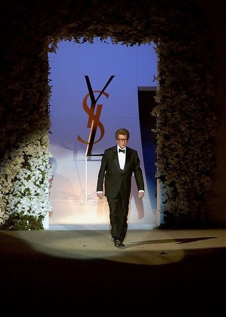 'La ambición de la Alta Costura', retrospectiva al maestro Yves Saint Laurent