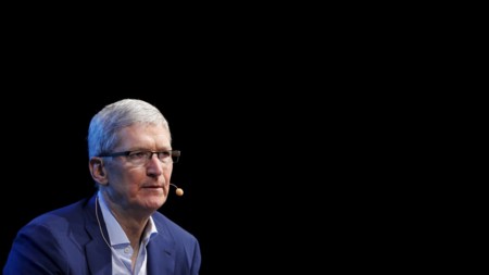 Tim Cook se reafirma, Apple no tiene pensado lanzar ninguna operadora propia