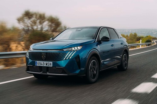Probamos el Peugeot 3008 Hybrid: la versión más barata de la gama es la más recomendable por consumo, precio y facilidad de uso