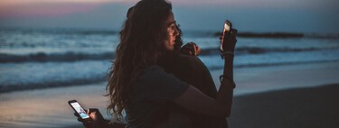 Los humanos nos estamos enamorando de IAs y no son casos aislados: ya se cuentan por miles