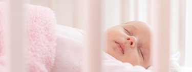 ¿Por qué el bebé se despierta por las noches más que antes?