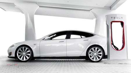 Tesla Motors ya tiene 397 estaciones de recarga rápida en todo el mundo