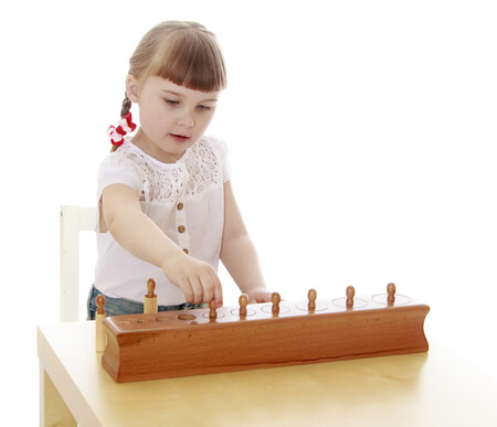 Método Montessori: cuáles son sus pilares fundamentales y qué beneficios aporta al desarrollo y aprendizaje del niño