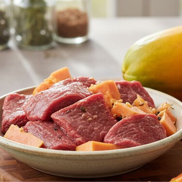 Truco fácil para suavizar la carne de res con papaya: queda tierna y jugosa