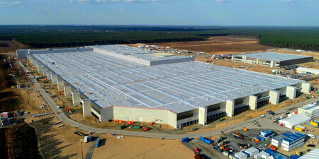 Cuenta atrás para la Gigafactoría europea de Tesla: espera empezar la producción de coches eléctricos en enero