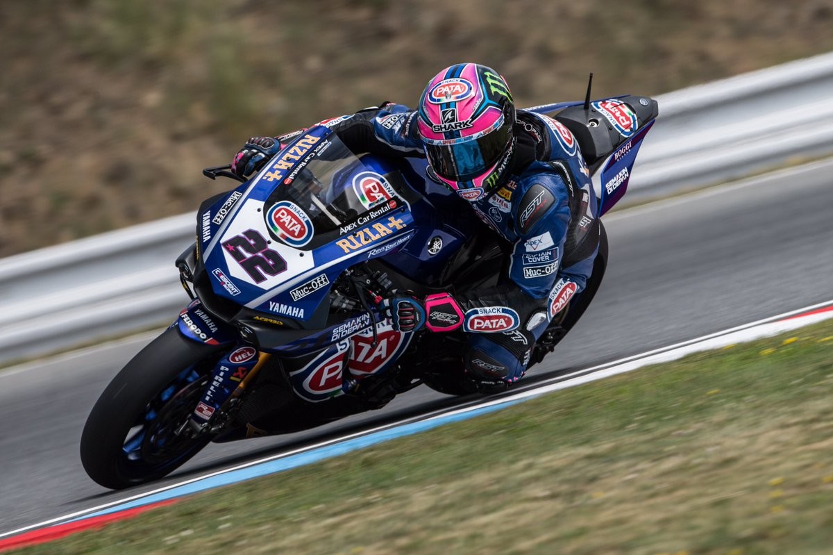 Alex Lowes firma su primera victoria de SBK en Brno y Kawasaki acaba en desastre