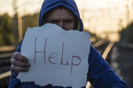 En España, se suicida una persona cada dos horas y media: hay diez veces más suicidios que homicidios
