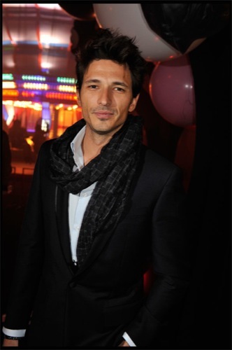 El look perfecto para esta Navidad por Andrés Velencoso