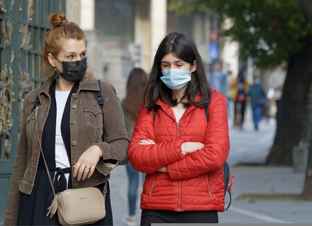 Un nuevo virus de la influenza ha obligado a Reino Unido a retomar los cubrebocas, mientras México se mantiene en alerta