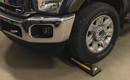 Topes de goma para aparcamiento a la venta en Amazon