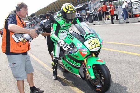 MotoGP Holanda 2010: Andrea Iannone otra pole, Álex Debón otra lesión