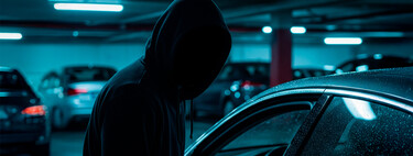 Abrir el coche desde el móvil promete comodidad. Un fallo ha demostrado que puede que no seamos los únicos con la llave
