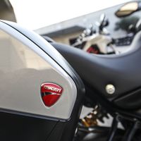 Ducati nos muestra en este vídeo cómo es el proceso de diseño y fabricación de los accesorios para sus motos