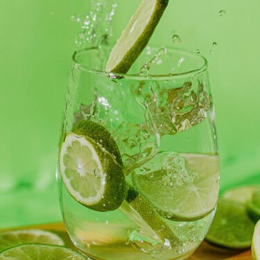 Agua de limón con cáscara: el truco para que no se amargue y quede deliciosa