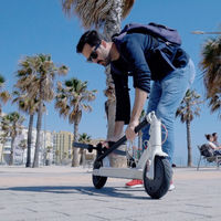 El Ayuntamiento de Madrid da 72 horas a las tres empresas de patinetes que operan en la ciudad para que los retiren