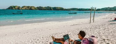 Lleva cinco años haciendo 'vacaciones silenciosas' y ha contado su truco para que no le pillen. Esta es su experiencia 