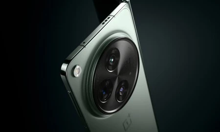 OnePlus にはハッセブラッド処理の品質シールと印象的なカメラのセットが付いています