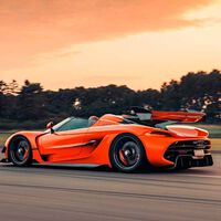 "No conduzcan sus coches hasta que entendamos la situación". Un superdeportivo de 3 millones salió ardiendo en una ruta para ricos. La marca no quiere más sustos