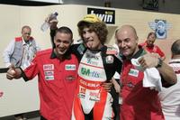 Simoncelli vence en Australia y Bautista besa de nuevo el asfalto