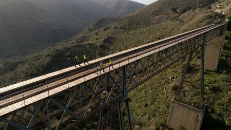 El Camino del Hierro, ingeniería ferroviaria recuperada para senderistas exigentes