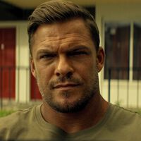 Alan Ritchson se sincera sobre la cancelación de una temporada de 'Reacher' por culpa de Donald Trump: "Mi libro favorito" 