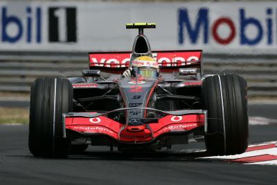 Lewis Hamilton lidera los tiempos en Monza