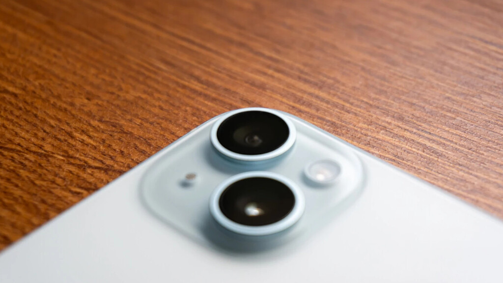 El iPhone con la mejor oferta es reacondicionado. Está prácticamente nuevo y viene con dos años de garantía 