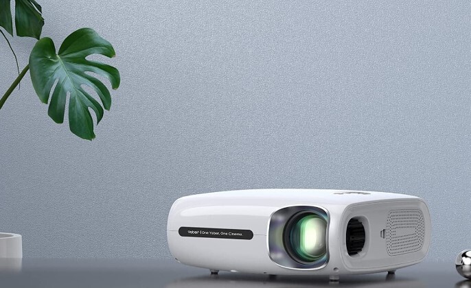 Consigue este increíble proyector que está a precio mínimo en Amazon: es portátil, Full HD y disfruta de tus películas favoritas