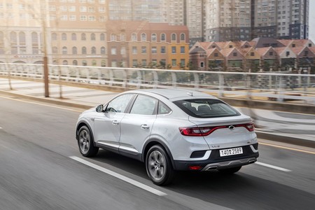 El Renault Arkana llegará en 2021 basado en el Captur, y será el primer SUV coupé de la marca francesa