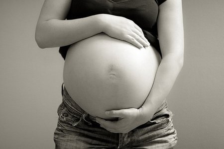 ¿Puedes tener un parto prematuro por usar desodorante durante el embarazo?