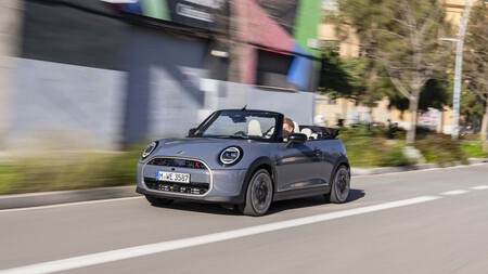 Mini Cabrio 2025 13