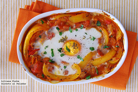 Gratinado de pimiento y tomate con huevo. Receta