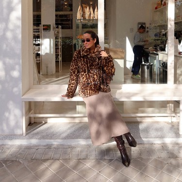 Este abrigo de pelo en Massimo Dutti está rebajado por tiempo limitado y agregará mucho estilo a los básicos sosainas