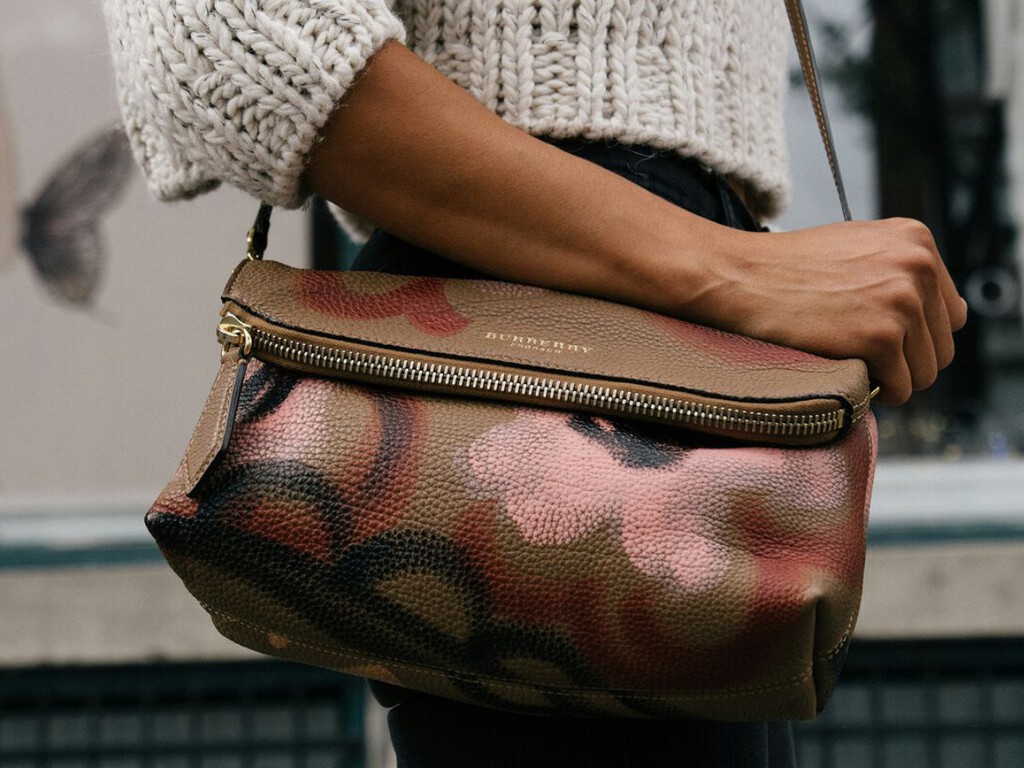 La gente te percibe de manera diferente según lleves tu bolso. Y es un bonito ejercicio para empezar a trabajar la autoestima 