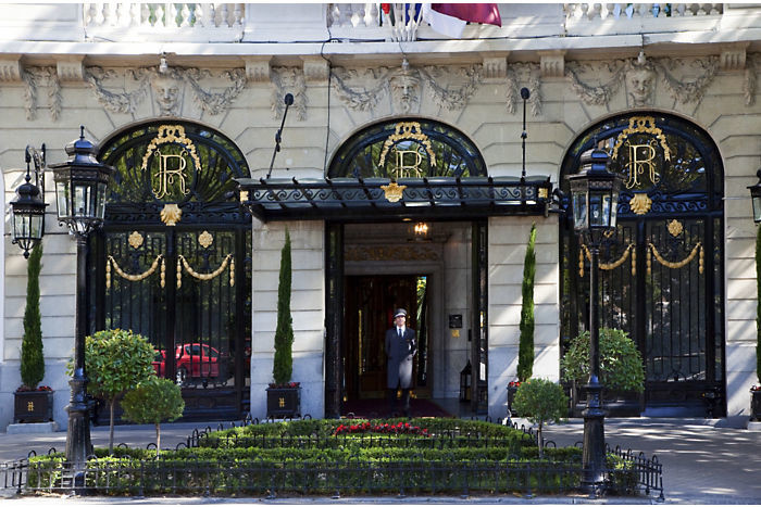 Cierra el Ritz de Madrid para seguir siendo el Ritz: una obra de 99 millones y año y medio