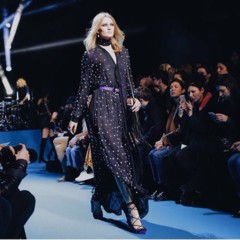 Foto 5 de 10 de la galería elie-saab-nos-presenta-su-lado-bohemio-mas-rockero-en-su-desfile-otono-invierno-2016-2017-amor-puro en Trendencias