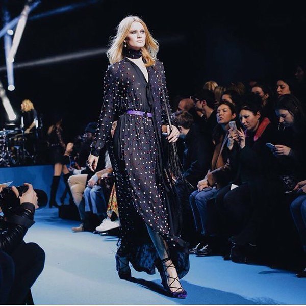 Elie Saab nos presenta su lado bohemio más rockero en su desfile Otoño-Invierno 2016/2017 ¡Amor puro!