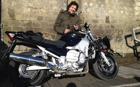 Así quedaron la Yamaha FJR1300 y Lolo de MotoJournal