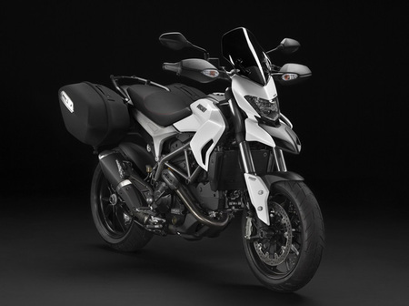 Ducati Hyperstrada 2013