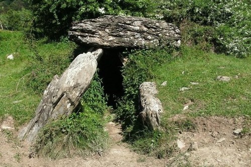 El dolmen de Arrako, ruta de senderismo por Navarra