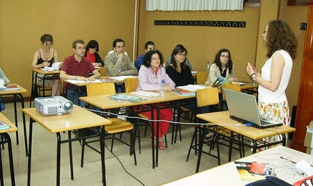 Las academias de formación conocen la 'gloria' y las 'mazmorras' en la misma crisis