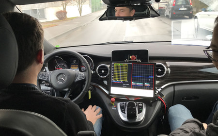 Daimler y Uber se unen por el coche autónomo