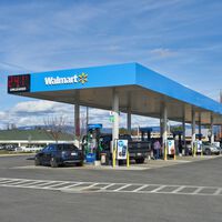Ahora podrás cargar gasolina en el súper: Walmart abrirá gasolineras en México