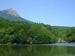 España ingresa más por turismo que Irán por la venta de petróleo