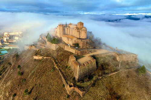 Parador Cardona