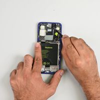 El puerto USB-C y la batería son la muerte anunciada de cualquier teléfono. El Fairphone 6+ los cambia en cinco minutos 